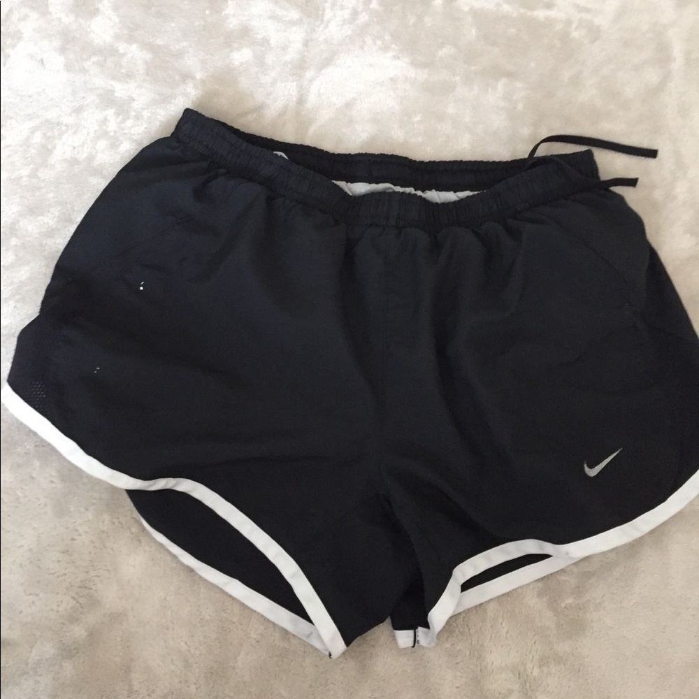 Black nike shorts